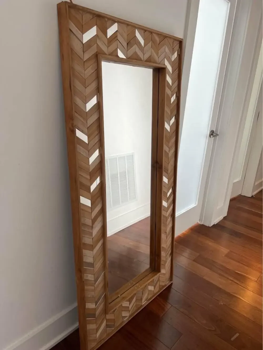 Metro Rectangular Chevron Wood Floor Mirror – 5' x 30